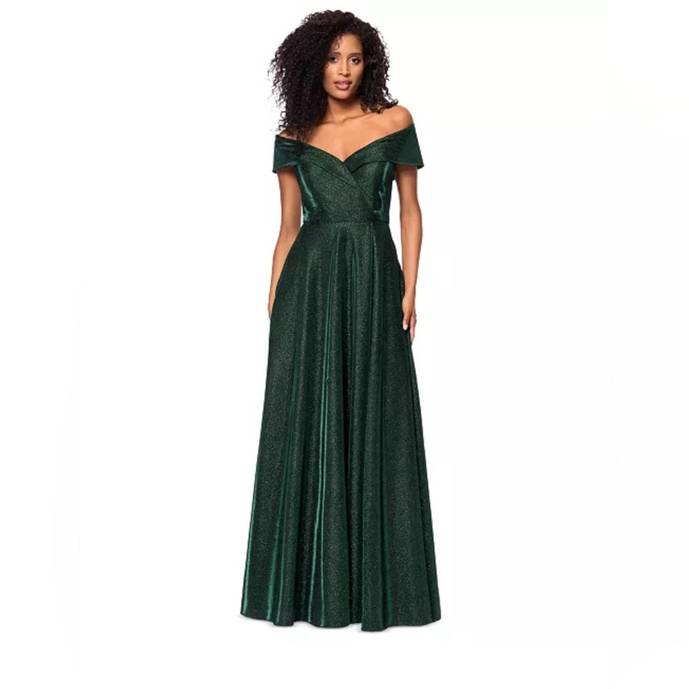 Xscape gown in pine/black. Size 6.